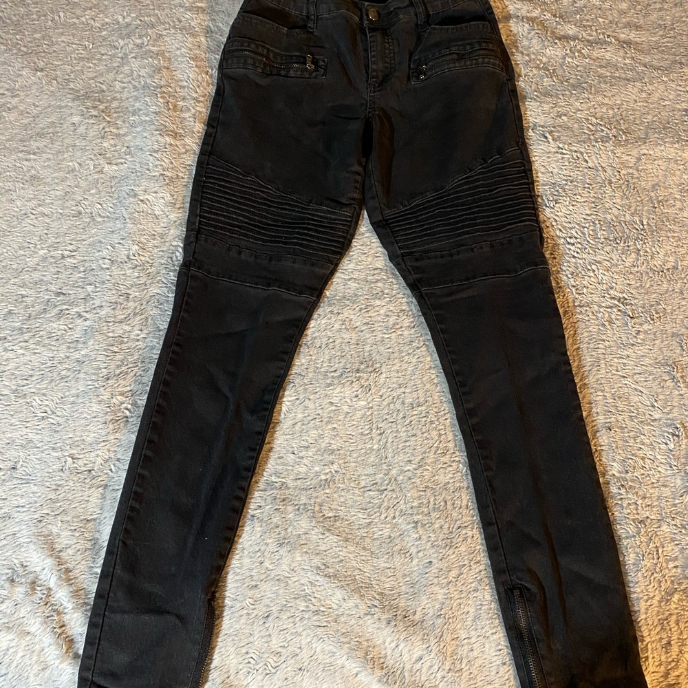 Forever 21 Mid Rise Skinny Jeans Black